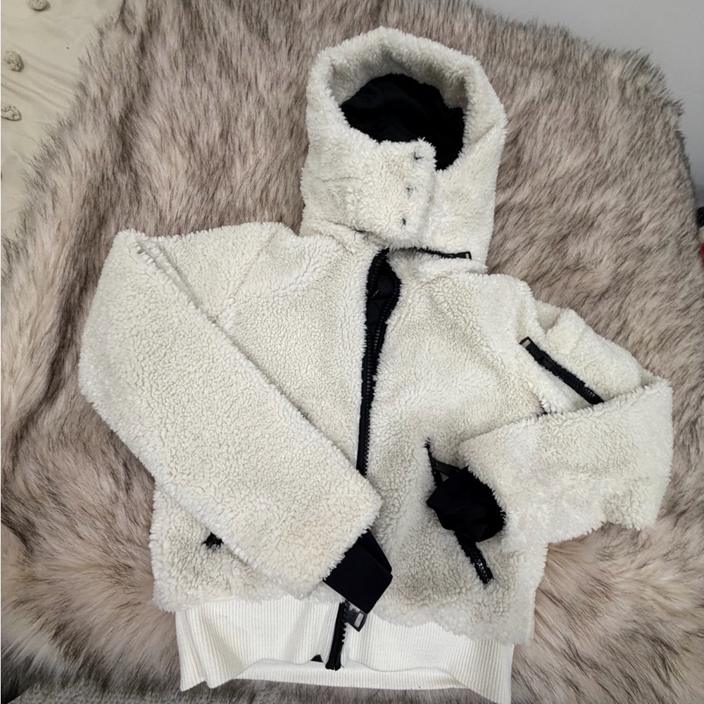 SAM. Women's Cream Sherpa Jacket